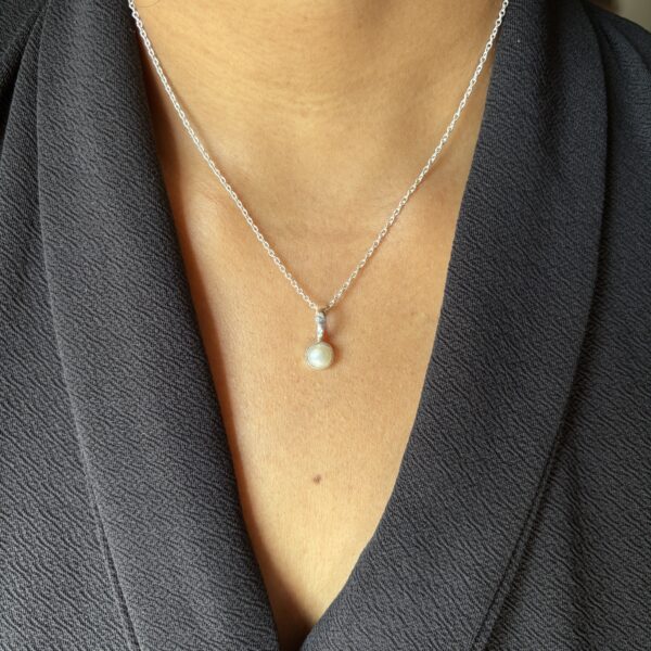 Energized Mother Of Pearl Pendant 92.5 Silver