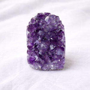 Energised Amethyst geode - 271 grams - 2.75 inches